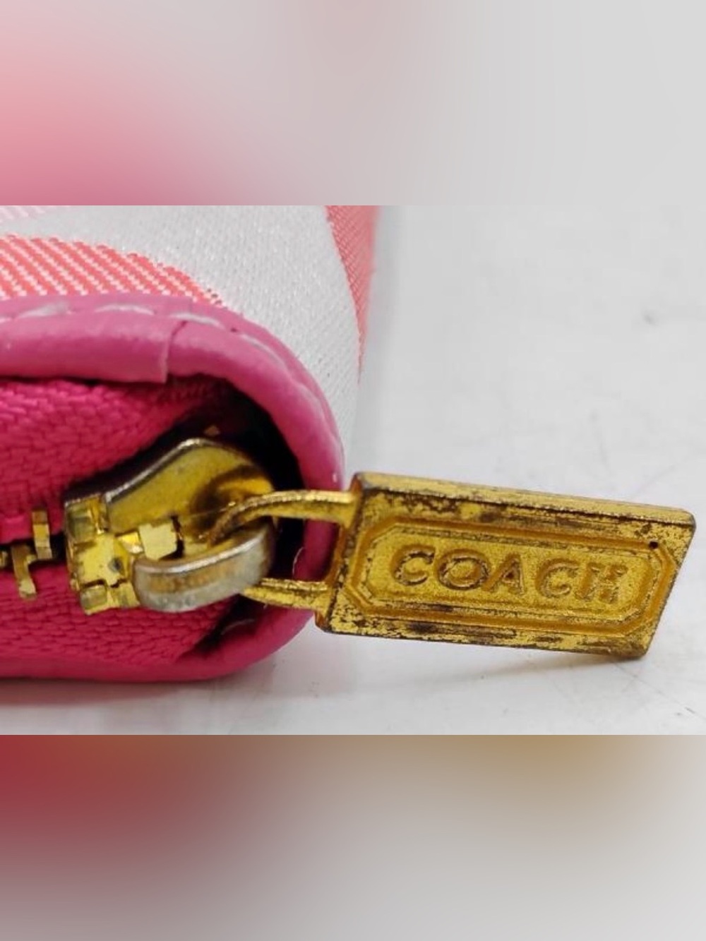 Coach Pink and White C🩷 Signature Zip Pouch - Picture 6 of 9